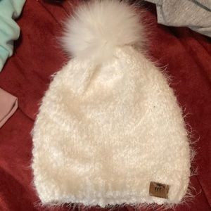 Bearpaw Beanie/winter hat